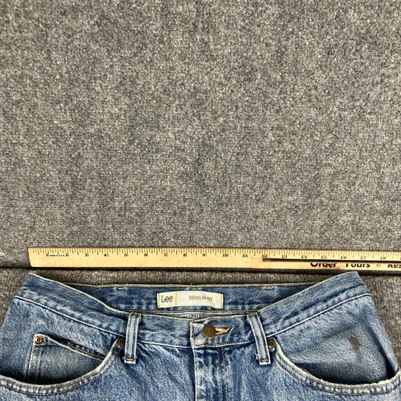 Lee Jeans Mens Size34 Regular Fit Light Wash Distressed StraightLeg DenimVintage - Picture 5 of 9